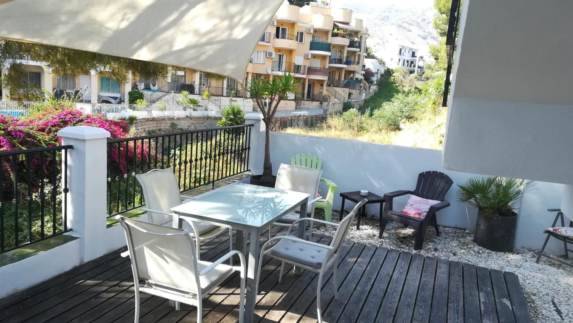 Burriana Holiday Apartments Nerja Værelse billede